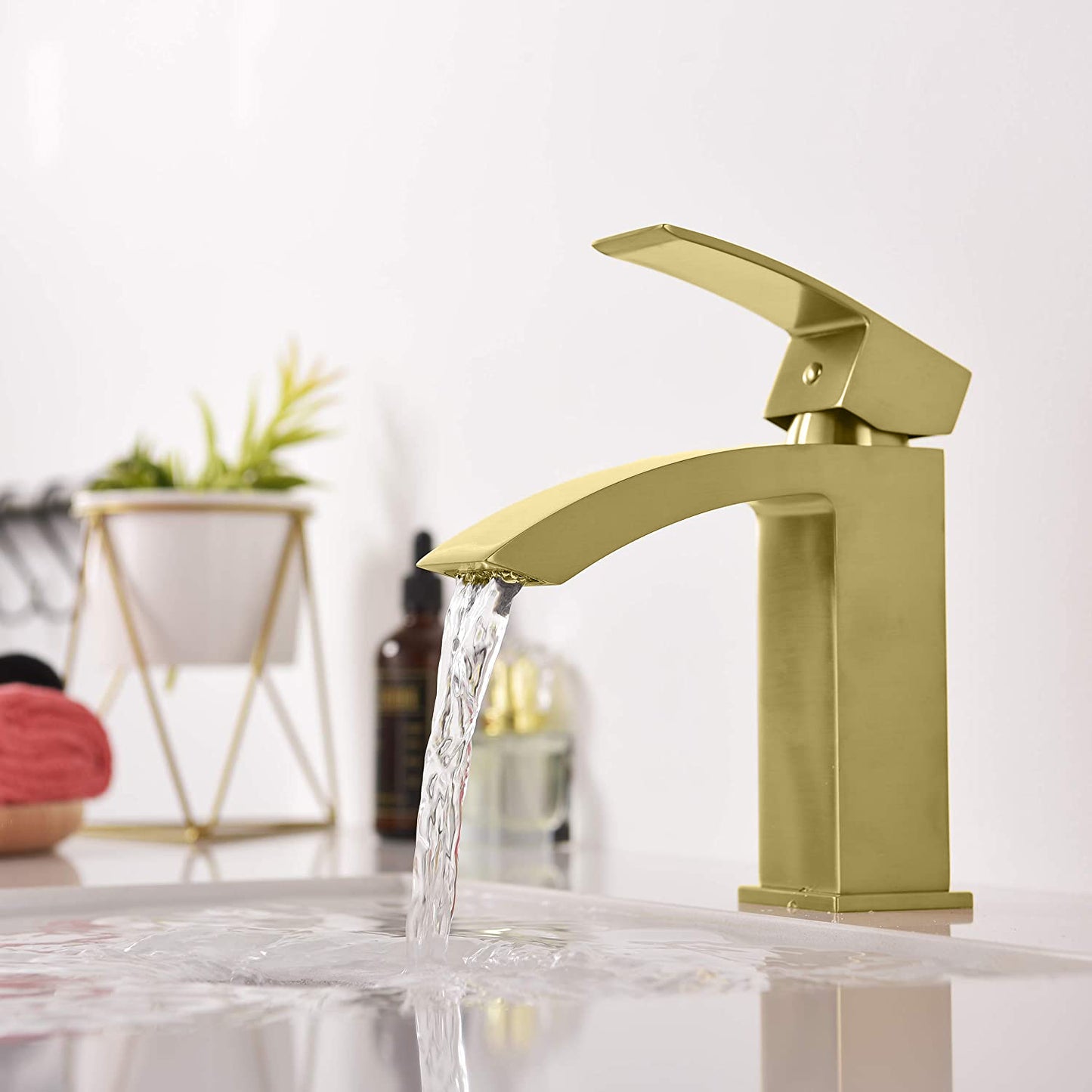 ProStyle CURVA Single Hole Faucet